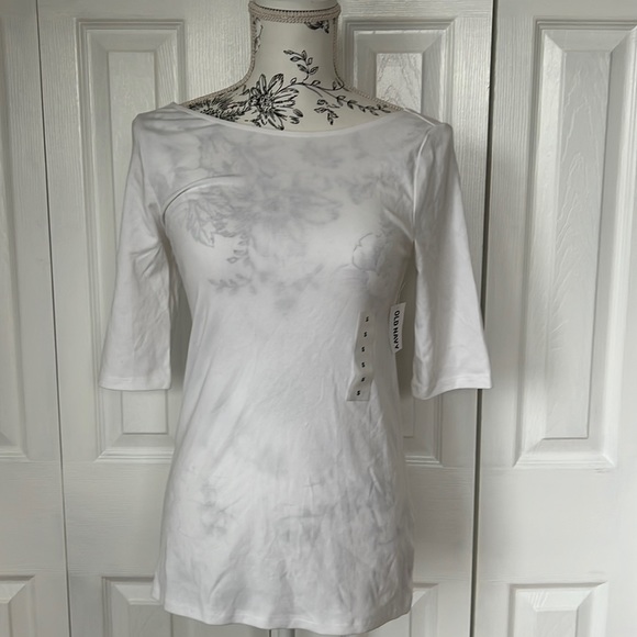 NWT Old Navy Women’s Top Size Small - Picture 1 of 2